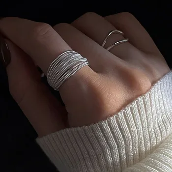 Multi-layer קווי בכיר הגיוני הטבעת נקבה מגניב סגנון אישיות אופנה פתיחת טבעת עם תוספות בסגנון אבזרים הסיטוניים